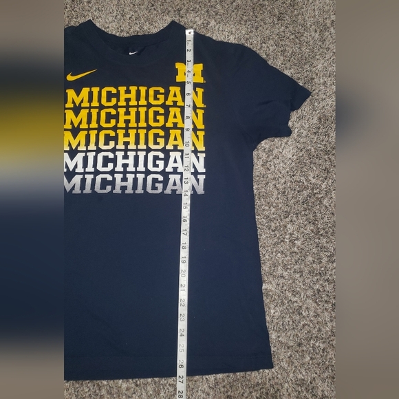 Nike| Michigan Wolverines Dri-Fit Graphic T-Shirt - Picture 3 of 5